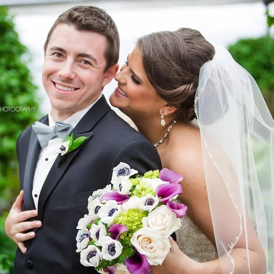Couple Cheek Kiss Purple Bouquet