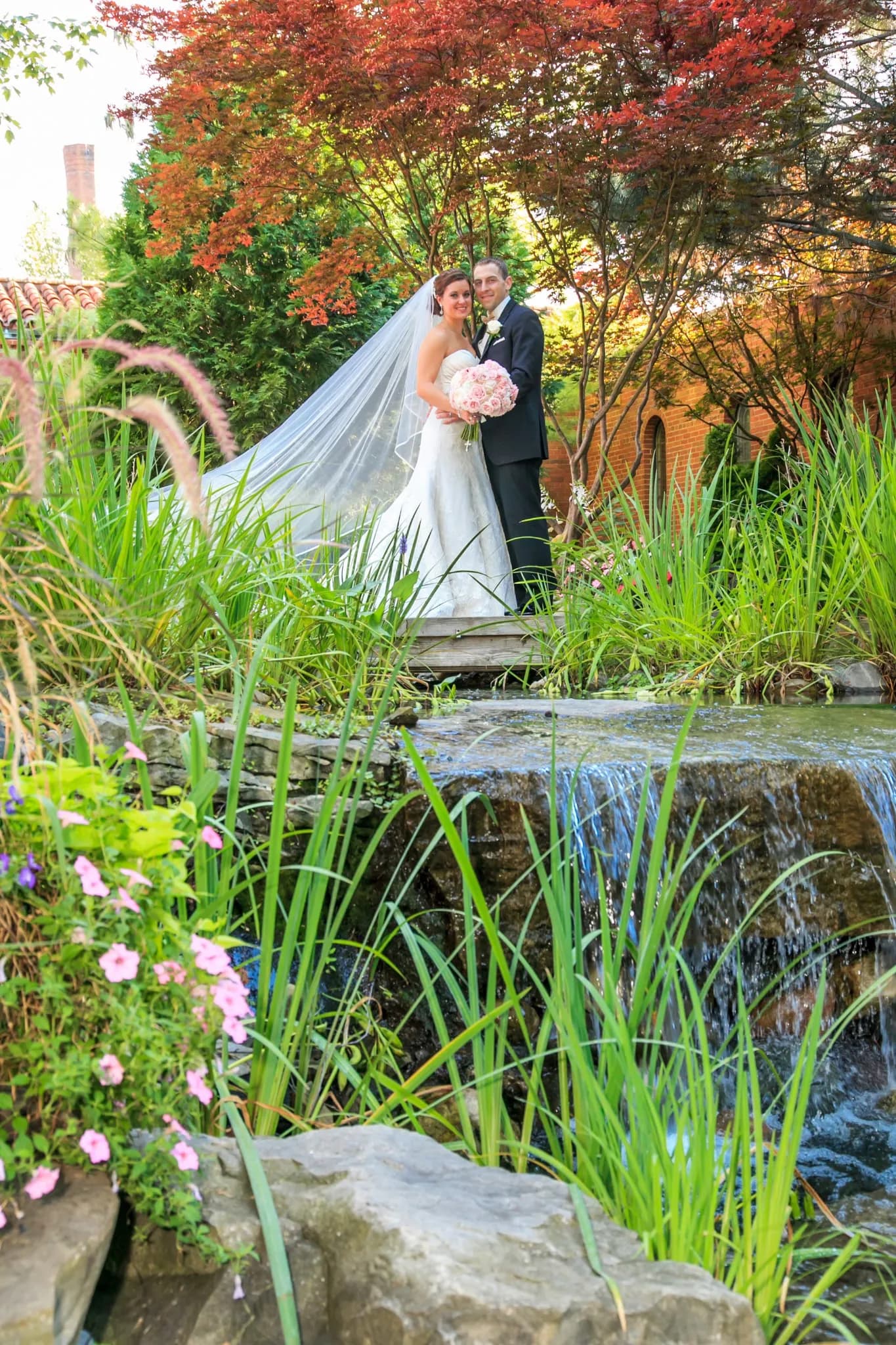 Garden bridal veil with bouquet