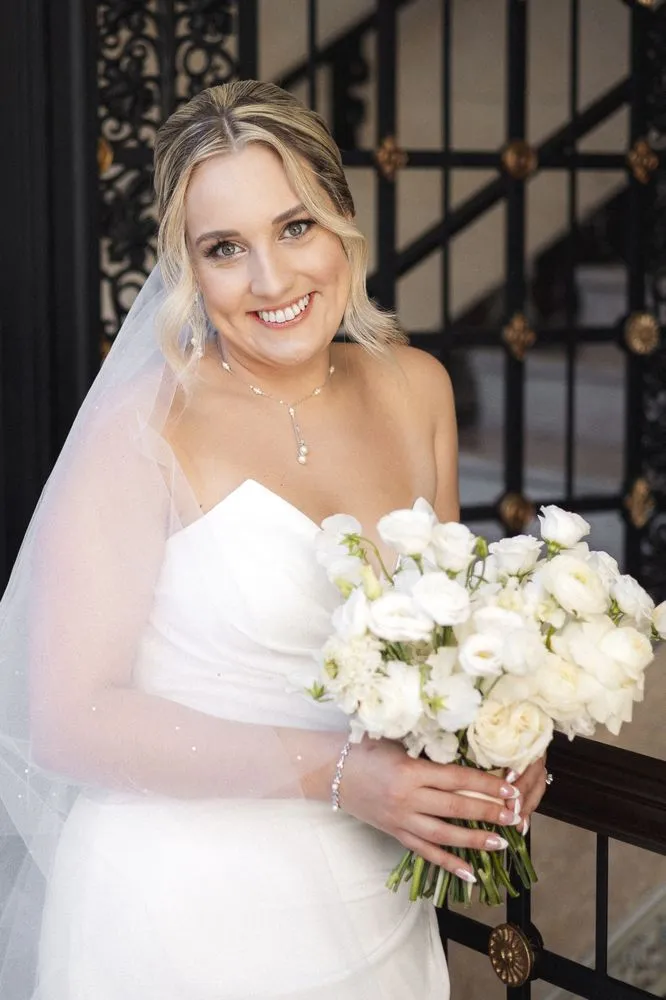 Iron Gate Veil Necklace Bouquet