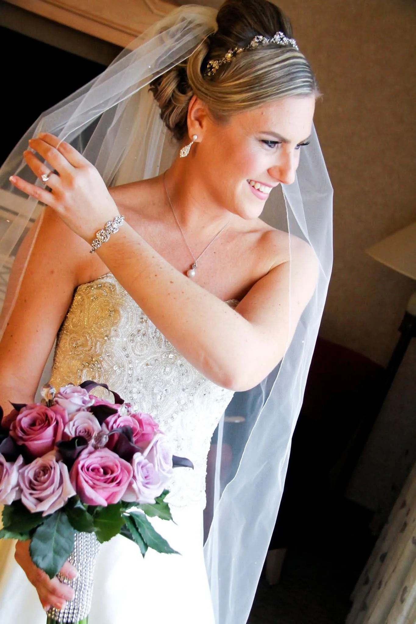 Veil Tiara Bracelet Rose Bouquet