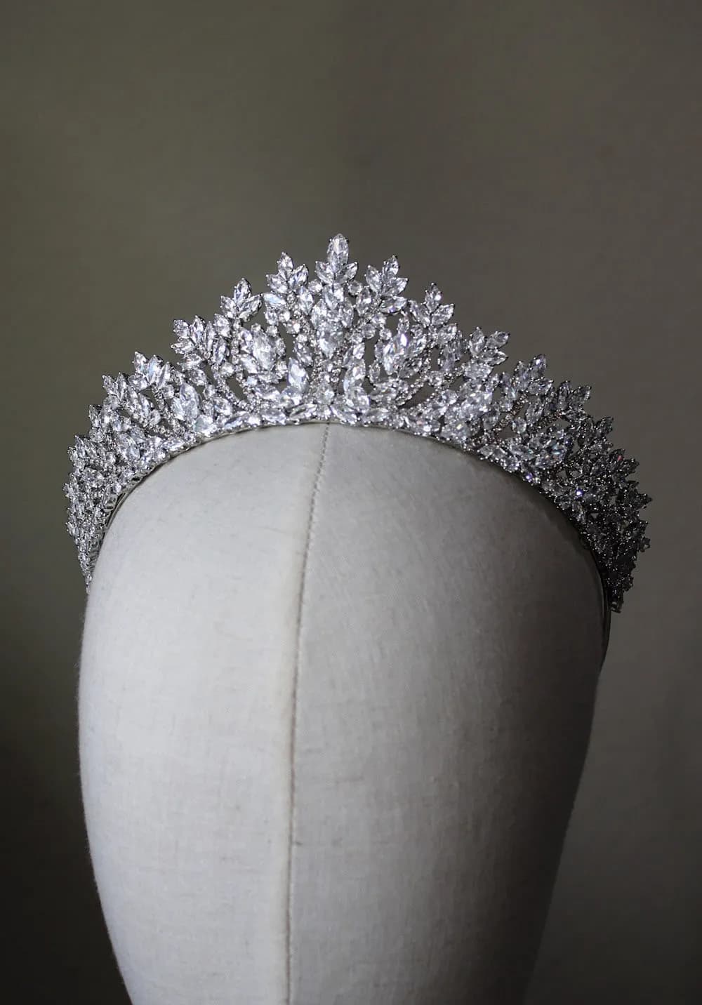 Bridal headpiece 15