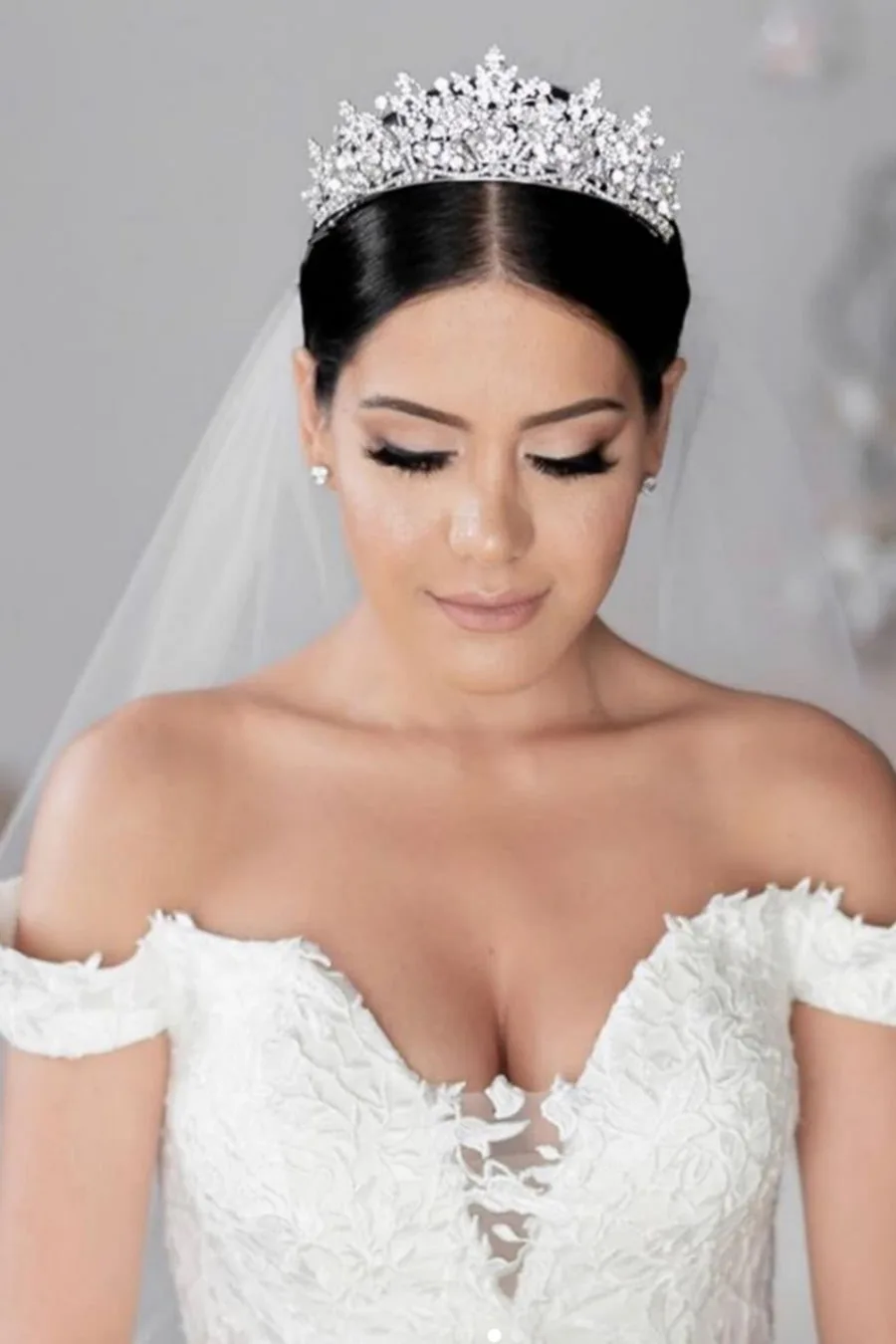 Bridal headpiece 17