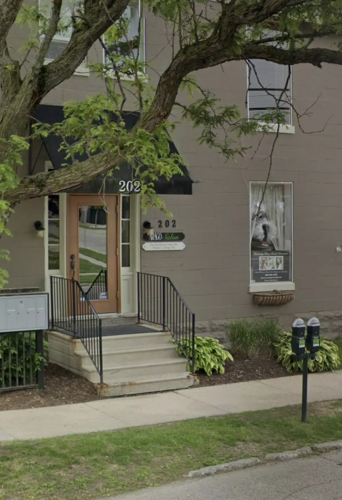 Crowning Glory Bridal Accessories boutique